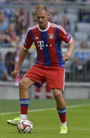 占据绝对优 占据绝对优