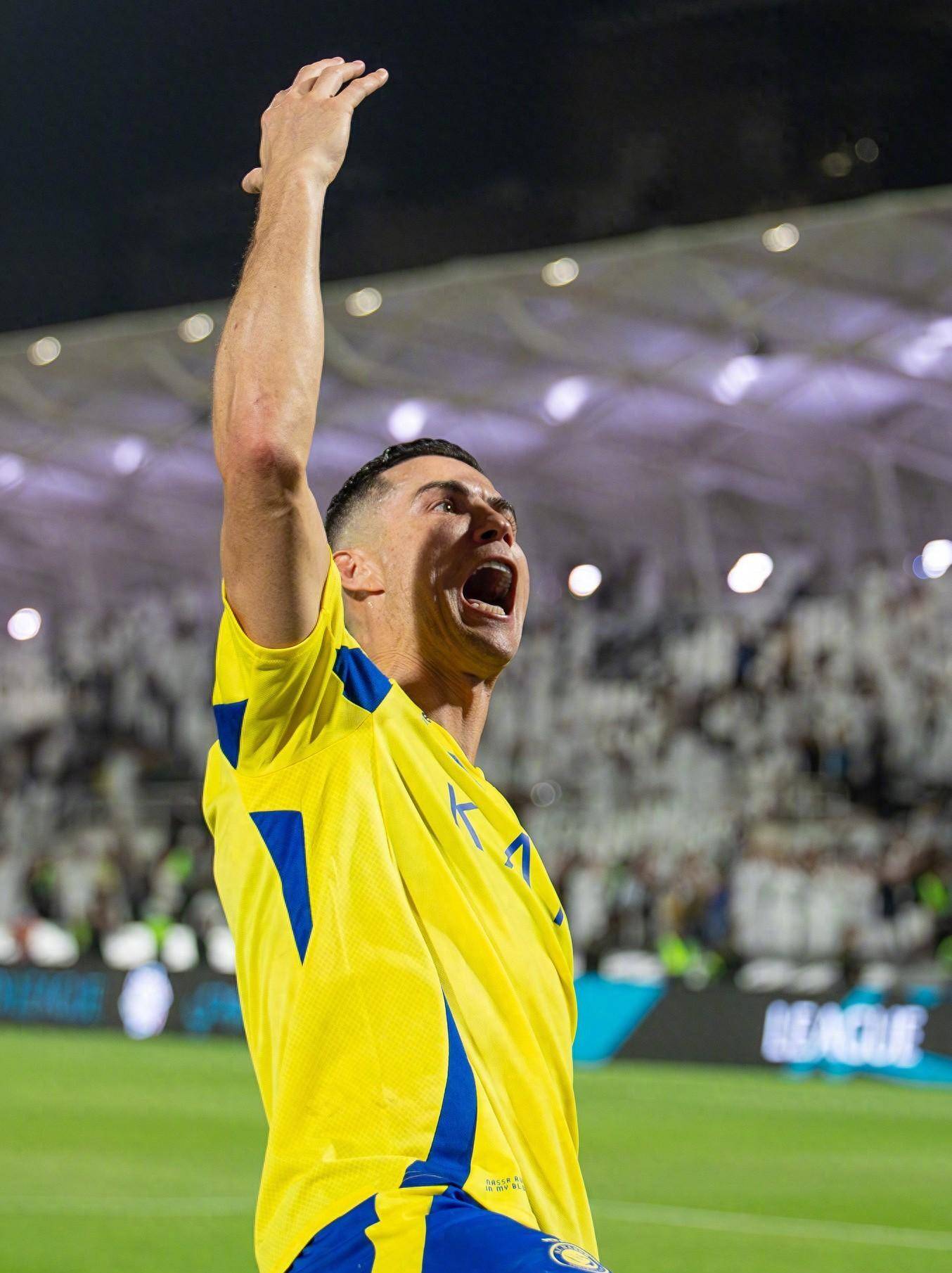 他的表现受 他的表现受