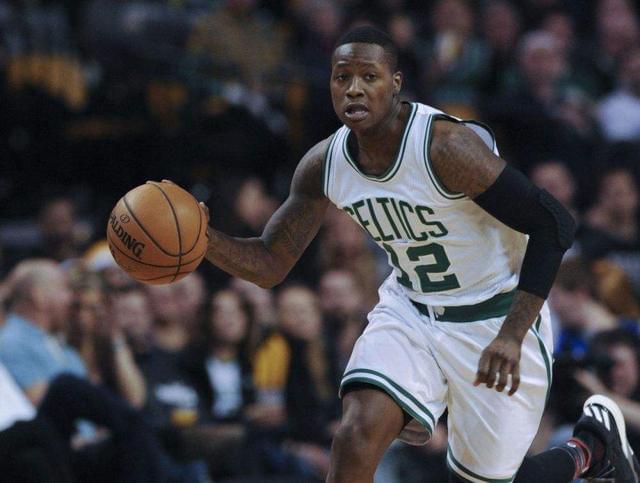 却被公牛稳 却被公牛稳