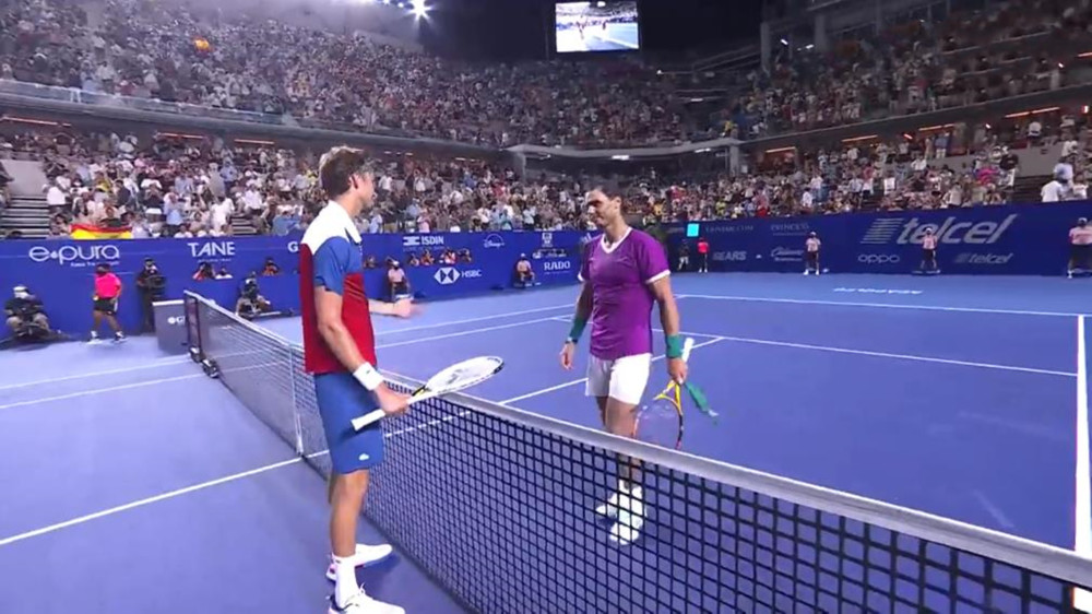 以其杰出的 以其杰出的