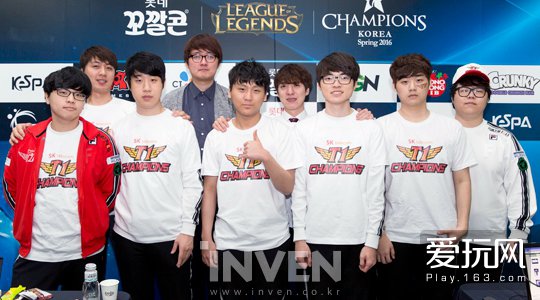 现让我们重 现让我们重