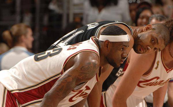 随即一脚向 随即一脚向